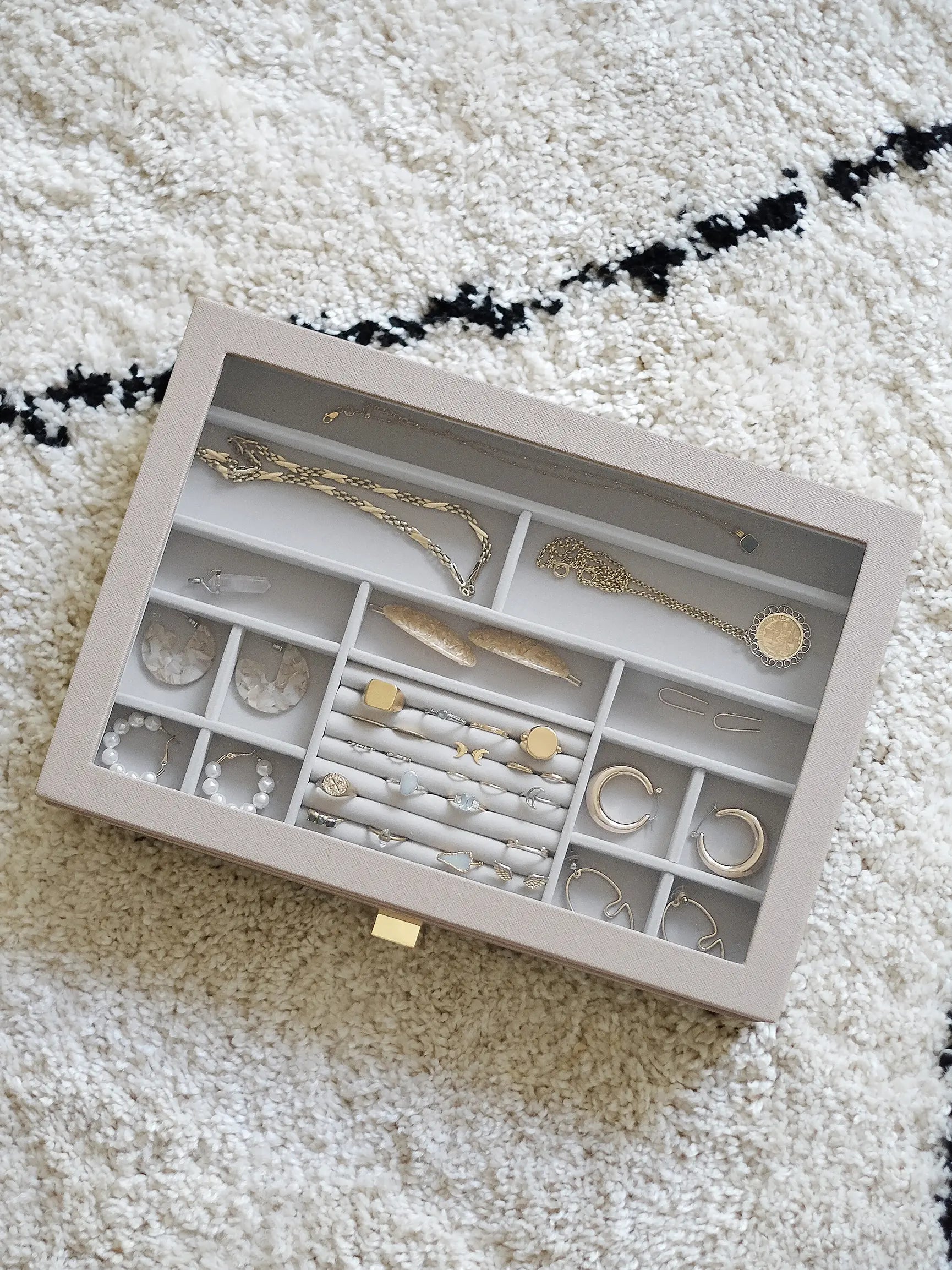 Supersize Glass Lid Drawer Layer Taupe