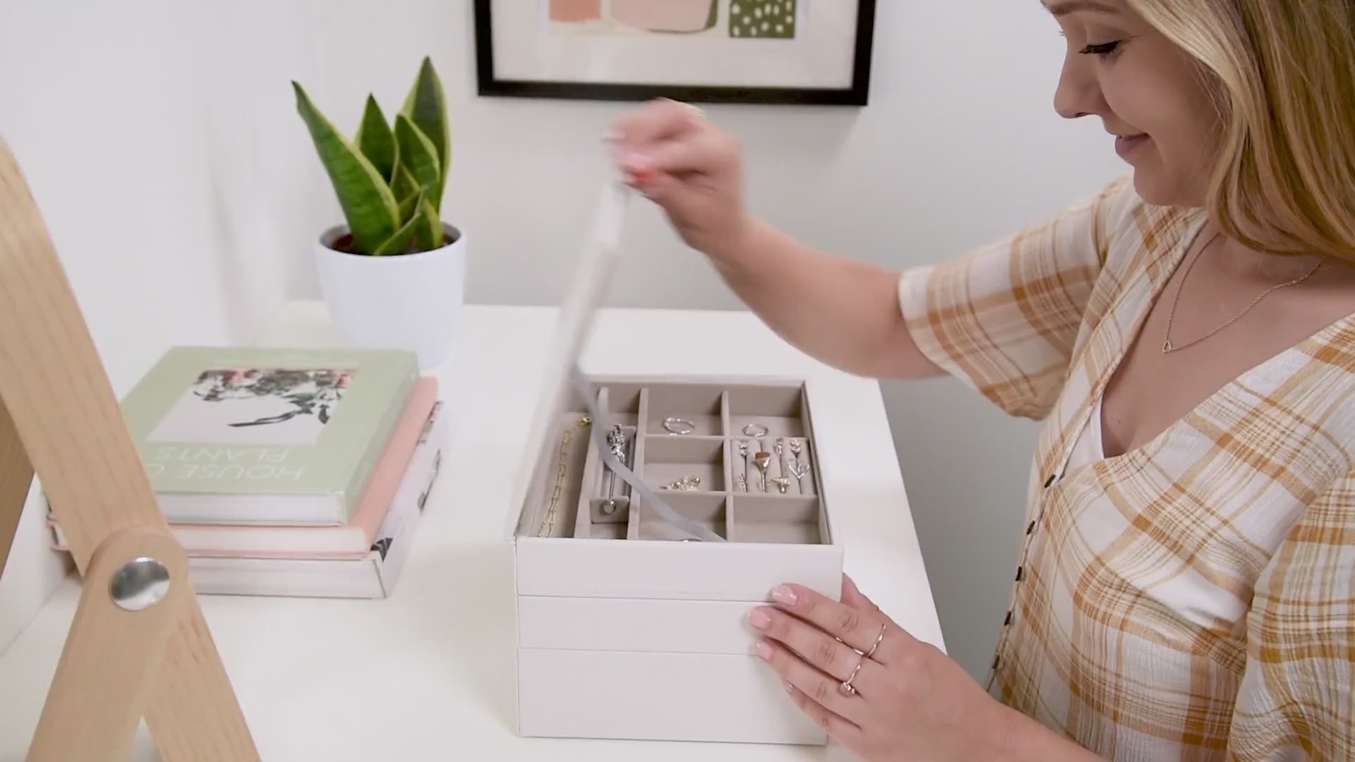 White & Rose Gold Classic Jewellery Box